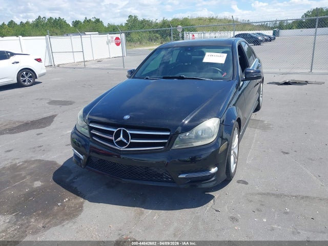 2014 Mercedes-benz C 250 Sport მანქანა იყიდება აუქციონზე, vin: WDDGF4HB2EA954749, აუქციონის ნომერი: 44842682