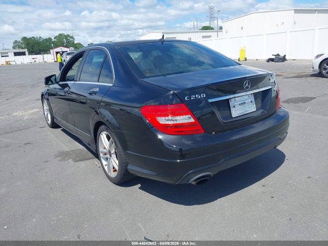 2014 Mercedes-benz C 250 Sport მანქანა იყიდება აუქციონზე, vin: WDDGF4HB2EA954749, აუქციონის ნომერი: 44842682