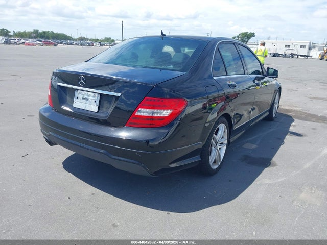 2014 Mercedes-benz C 250 Sport მანქანა იყიდება აუქციონზე, vin: WDDGF4HB2EA954749, აუქციონის ნომერი: 44842682