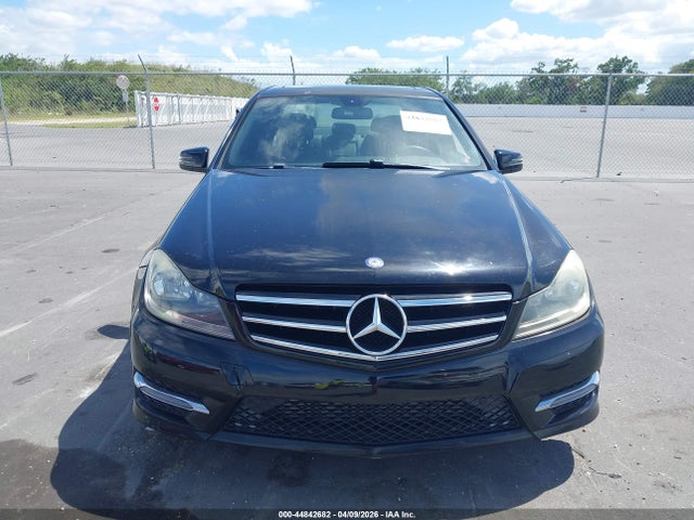 2014 Mercedes-benz C 250 Sport მანქანა იყიდება აუქციონზე, vin: WDDGF4HB2EA954749, აუქციონის ნომერი: 44842682