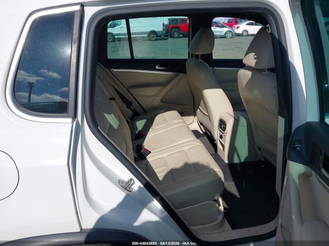 WVGBV3AX7EW547936 Volkswagen Tiguan R-line