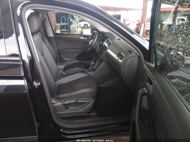 3VV3B7AX7KM192367 Volkswagen Tiguan 2.0t Se/2.0t Sel/2.0t Sel R-line/2.0t Sel R-line Black