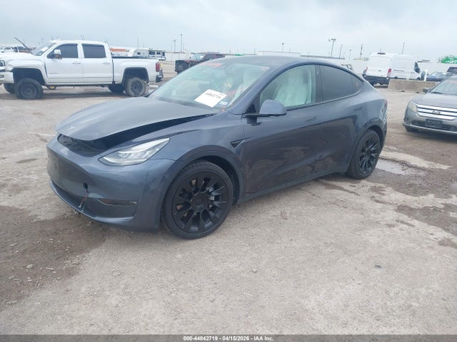 7SAYGAEE6NF381812 Tesla Model Y Long Range Dual Motor All-wheel Drive