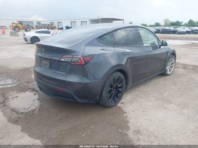 7SAYGAEE6NF381812 Tesla Model Y Long Range Dual Motor All-wheel Drive