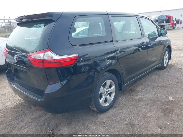 2018 TOYOTA SIENNA 5TDZZ3DC6JS927750 Photo 3