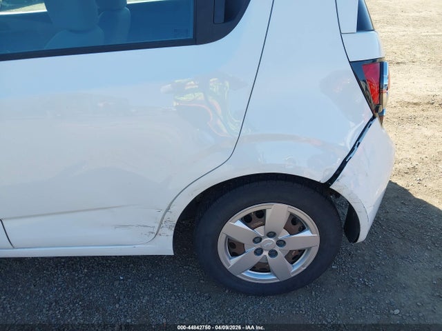 1G1JA6SG3F4214313 Chevrolet Sonic Ls Auto