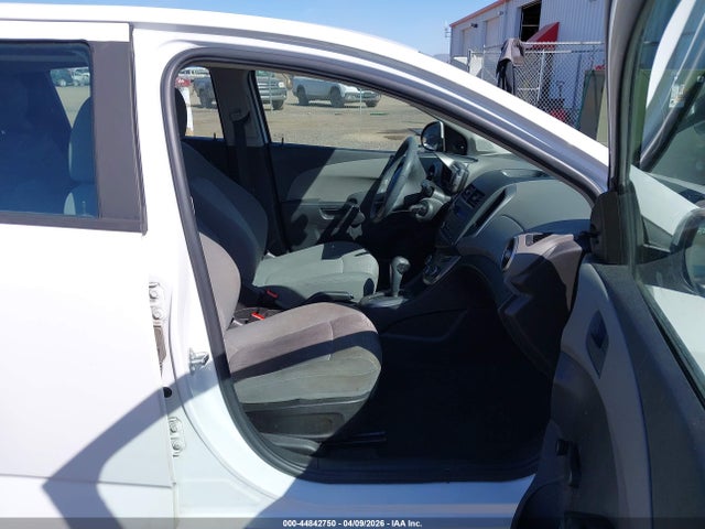 1G1JA6SG3F4214313 Chevrolet Sonic Ls Auto