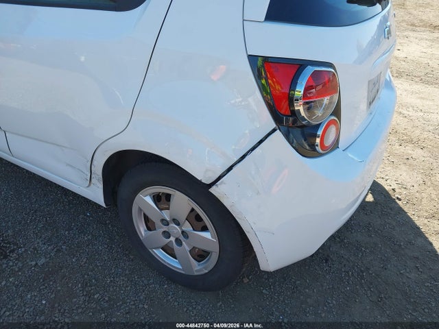 1G1JA6SG3F4214313 Chevrolet Sonic Ls Auto