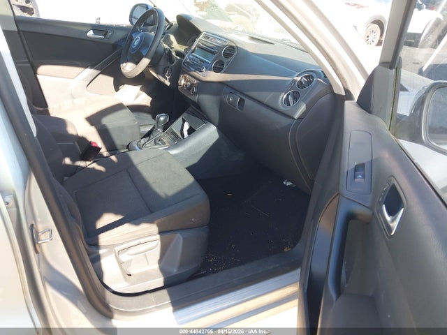 Продажа на аукционе авто 2012 Volkswagen Tiguan S, vin: WVGBV7AXXCW566999, номер лота: 44842766