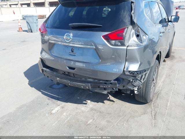 JN8AT2MT9JW460191 Nissan Rogue Sl
