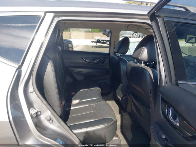 JN8AT2MT9JW460191 Nissan Rogue Sl