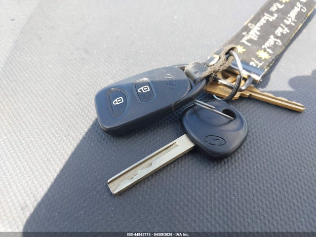 KMHCT4AE9GU064459 Hyundai ACCENT SE