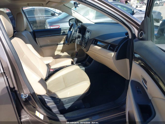 JA4AD3A37GZ000872 Mitsubishi Outlander Sel