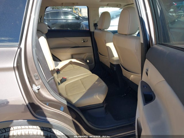 JA4AD3A37GZ000872 Mitsubishi Outlander Sel