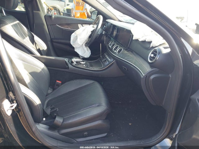Продажа на аукционе авто 2018 Mercedes-benz E 300, vin: WDDZF4JB3JA385648, номер лота: 44842919