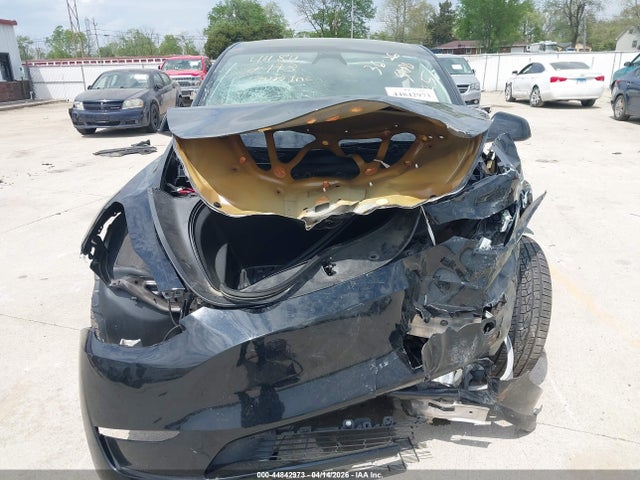 2024 Tesla Model Y Long Range Single Motor Rear-wheel Drive/rwd მანქანა იყიდება აუქციონზე, vin: 7SAYGDEDXRF087957, აუქციონის ნომერი: 44842973