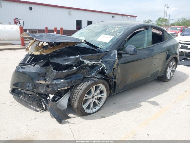 2024 Tesla Model Y Long Range Single Motor Rear-wheel Drive/rwd მანქანა იყიდება აუქციონზე, vin: 7SAYGDEDXRF087957, აუქციონის ნომერი: 44842973