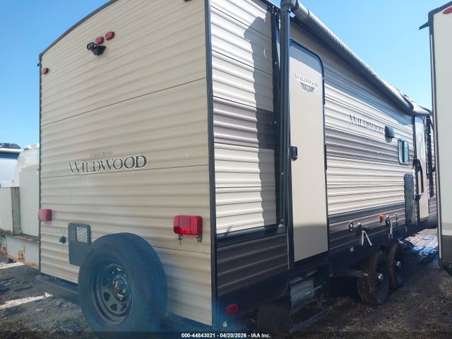 Forest River Wildwood 2019 4X4TWDB21KA267561 Image 4