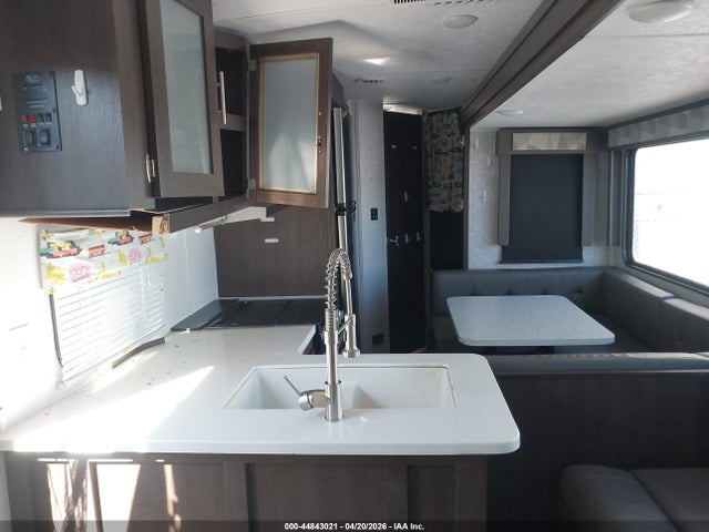 Forest River Wildwood 2019 4X4TWDB21KA267561 Image 5