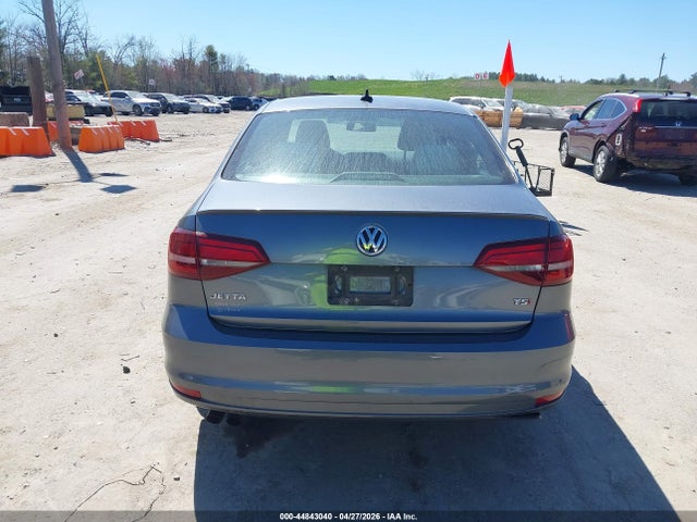 2016 Volkswagen Jetta 1.8t Sport მანქანა იყიდება აუქციონზე, vin: 3VWD17AJ3GM396363, აუქციონის ნომერი: 44843040