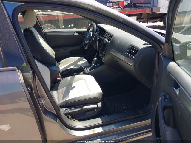 2016 Volkswagen Jetta 1.8t Sport მანქანა იყიდება აუქციონზე, vin: 3VWD17AJ3GM396363, აუქციონის ნომერი: 44843040