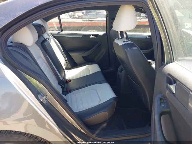 2016 Volkswagen Jetta 1.8t Sport მანქანა იყიდება აუქციონზე, vin: 3VWD17AJ3GM396363, აუქციონის ნომერი: 44843040