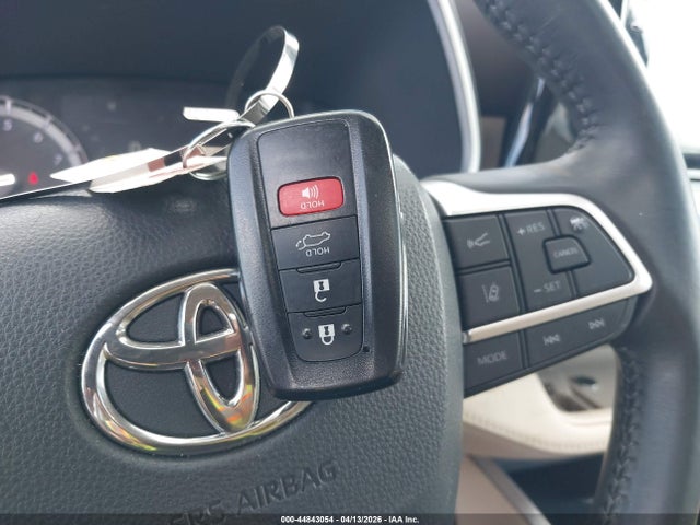 44843054 :رقم المزاد ، 5TDGZRBH0NS176952 vin ، 2022 Toyota Highlander Xle مزاد بيع