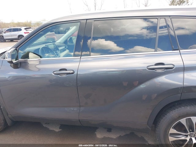 44843054 :رقم المزاد ، 5TDGZRBH0NS176952 vin ، 2022 Toyota Highlander Xle مزاد بيع