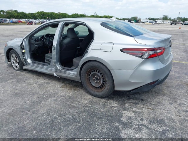 2022 Toyota Camry Le მანქანა იყიდება აუქციონზე, vin: 4T1C11AK1NU055049, აუქციონის ნომერი: 44843060