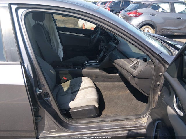 44843143 :رقم المزاد ، 2HGFC2F55HH555101 vin ، 2017 Honda Civic Lx مزاد بيع
