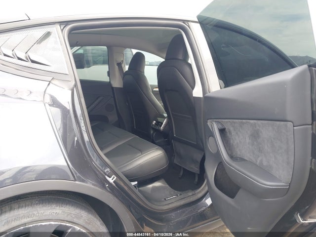 Продажа на аукционе авто 2024 Tesla Model Y Performance Dual Motor All-wheel Drive, vin: 7SAYGDEF8RA286584, номер лота: 44843161