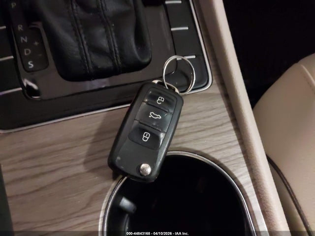 44843168 :رقم المزاد ، 1VWBT7A3XHC039154 vin ، 2017 Volkswagen Passat 1.8t Se مزاد بيع