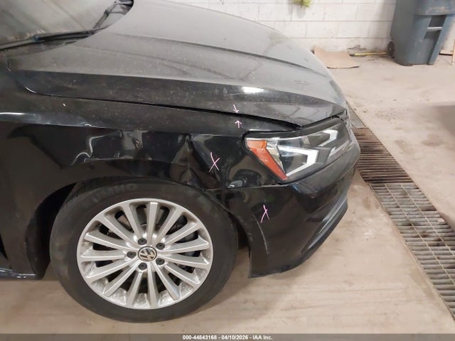44843168 :رقم المزاد ، 1VWBT7A3XHC039154 vin ، 2017 Volkswagen Passat 1.8t Se مزاد بيع