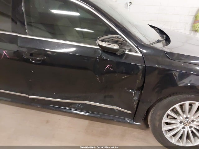 44843168 :رقم المزاد ، 1VWBT7A3XHC039154 vin ، 2017 Volkswagen Passat 1.8t Se مزاد بيع