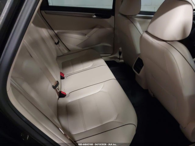 44843168 :رقم المزاد ، 1VWBT7A3XHC039154 vin ، 2017 Volkswagen Passat 1.8t Se مزاد بيع
