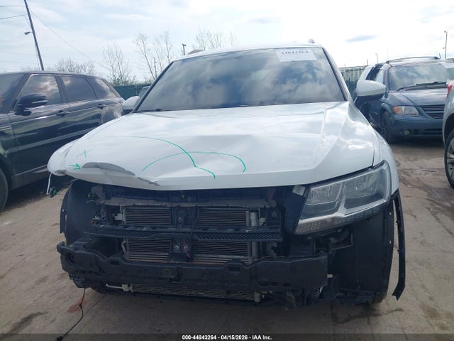 Продаж на аукціоні авто 2019 Volkswagen Tiguan 2.0t Se/2.0t Sel/2.0t Sel R-line/2.0t Sel R-line Black, vin: 3VV2B7AX7KM186127, номер лоту: 44843264