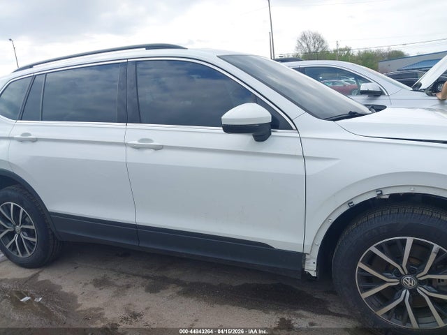 Продаж на аукціоні авто 2019 Volkswagen Tiguan 2.0t Se/2.0t Sel/2.0t Sel R-line/2.0t Sel R-line Black, vin: 3VV2B7AX7KM186127, номер лоту: 44843264