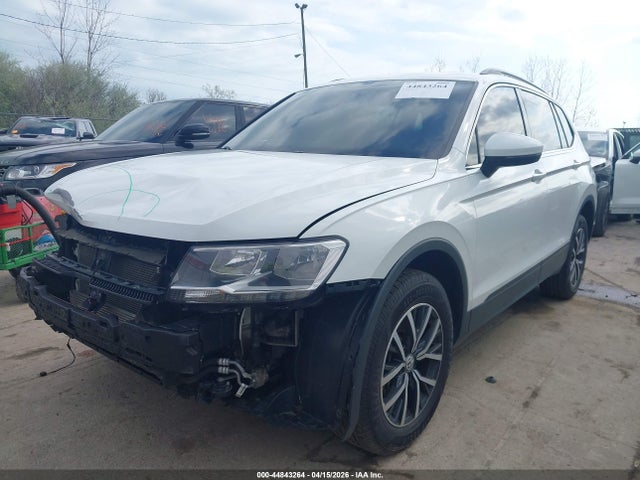 Продаж на аукціоні авто 2019 Volkswagen Tiguan 2.0t Se/2.0t Sel/2.0t Sel R-line/2.0t Sel R-line Black, vin: 3VV2B7AX7KM186127, номер лоту: 44843264