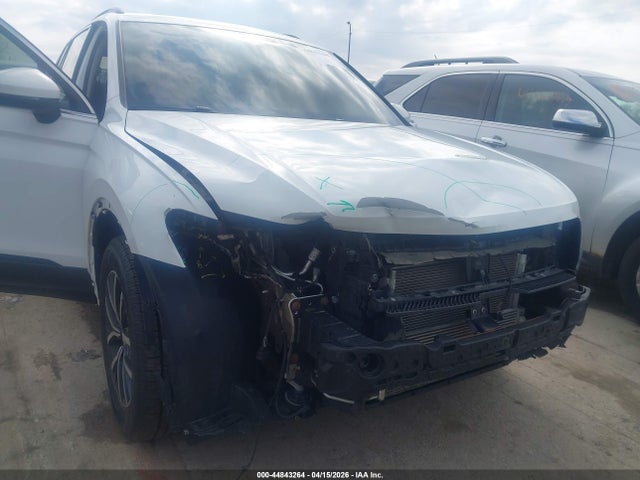 Продаж на аукціоні авто 2019 Volkswagen Tiguan 2.0t Se/2.0t Sel/2.0t Sel R-line/2.0t Sel R-line Black, vin: 3VV2B7AX7KM186127, номер лоту: 44843264