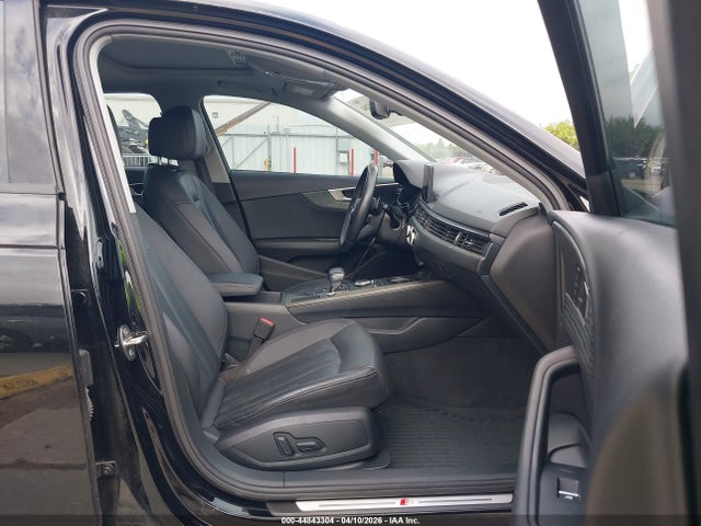 44843304 :رقم المزاد ، WAUKMAF45JA119359 vin ، 2018 Audi A4 2.0t Tech Ultra Premium/2.0t Ultra Premium مزاد بيع