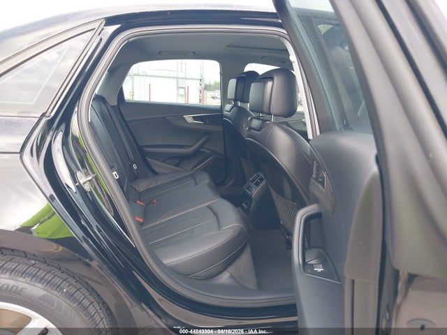 44843304 :رقم المزاد ، WAUKMAF45JA119359 vin ، 2018 Audi A4 2.0t Tech Ultra Premium/2.0t Ultra Premium مزاد بيع
