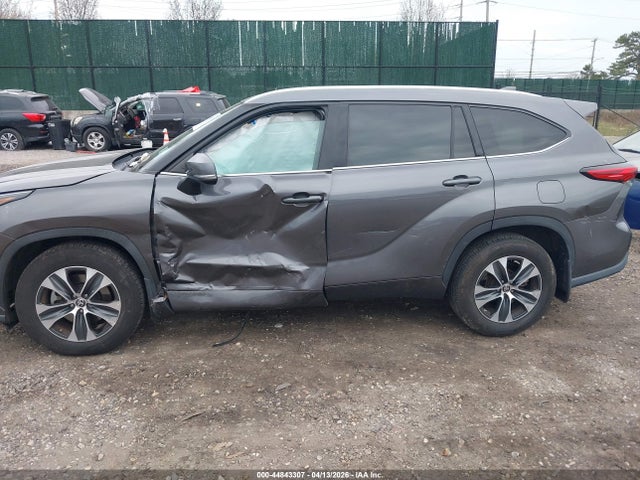 Aukcja sprzedaży 2021 Toyota Highlander Xle, vin: 5TDGZRBH6MS539141, numer aukcji: 44843307