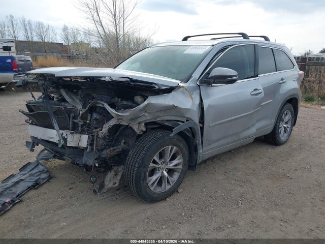 44843355 :رقم المزاد ، 5TDJKRFH8FS213042 vin ، 2015 Toyota Highlander Xle V6 مزاد بيع