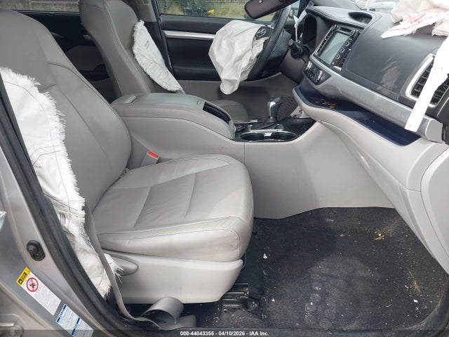 44843355 :رقم المزاد ، 5TDJKRFH8FS213042 vin ، 2015 Toyota Highlander Xle V6 مزاد بيع