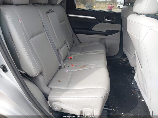Продаж на аукціоні авто 2015 Toyota Highlander Xle V6, vin: 5TDJKRFH8FS213042, номер лоту: 44843355
