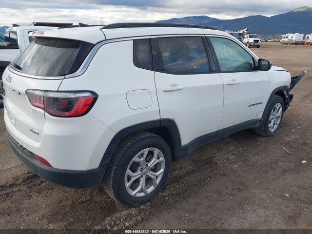 Jeep Compass Latitude 4x4 2024 3C4NJDBN0RT111053 Image 4