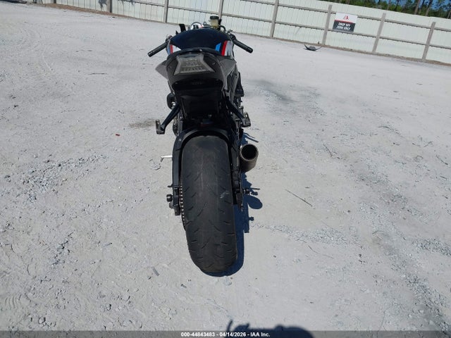 2015 Bmw S 1000 Rr მანქანა იყიდება აუქციონზე, vin: WB10D2108FZ351531, აუქციონის ნომერი: 44843483