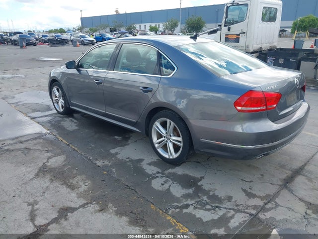 1VWCN7A33EC056176 Volkswagen Passat 2.0l Tdi Sel Premium