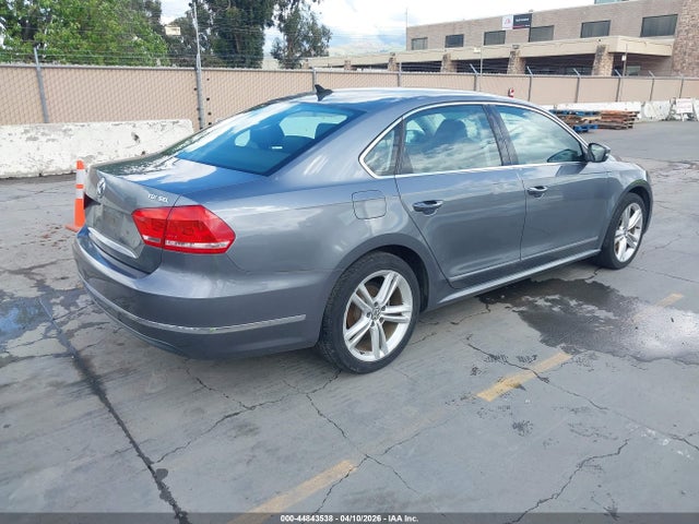 1VWCN7A33EC056176 Volkswagen Passat 2.0l Tdi Sel Premium