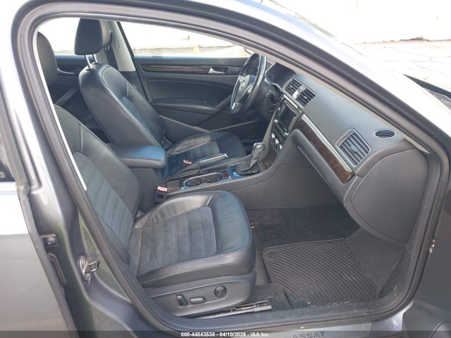 1VWCN7A33EC056176 Volkswagen Passat 2.0l Tdi Sel Premium